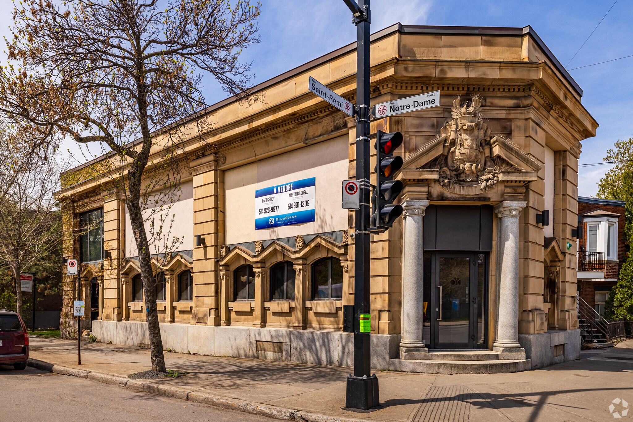 5001 Notre-Dame Building